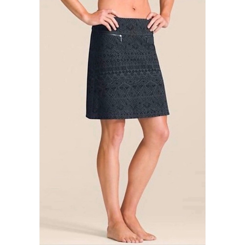 Athleta A-line Walking Skirt Womens Medium Gray Strata Print‎ Zipper Pockets